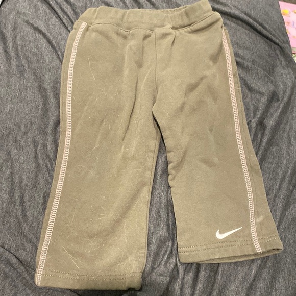 ♦️5 for $15♦️ kids Nike green sweat pant - Picture 1 of 4